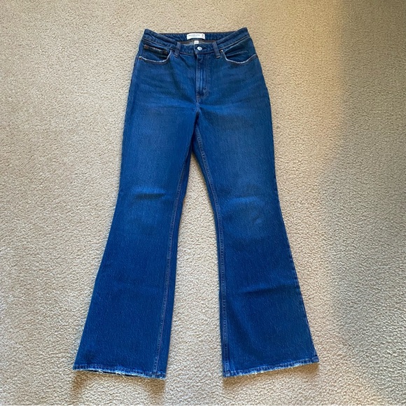 Abercrombie & Fitch Denim - Abercrombie & Fitch Curve Love High Rise Vintage Flare Jean Size 28/6 Regular